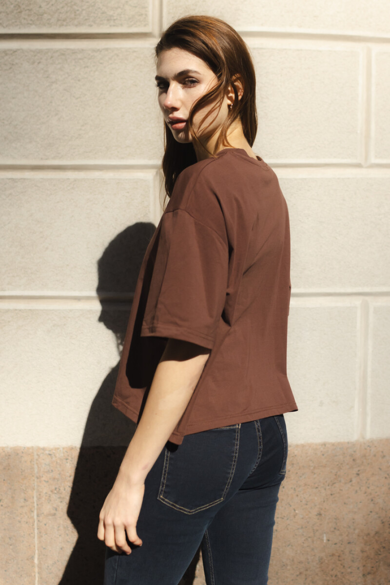 Remera Tag Marron
