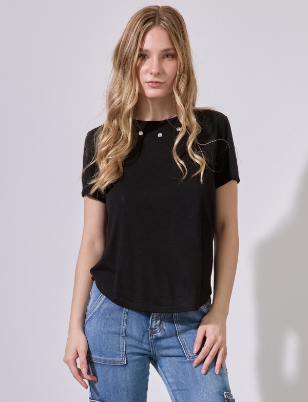 Remera Tachas NEGRO