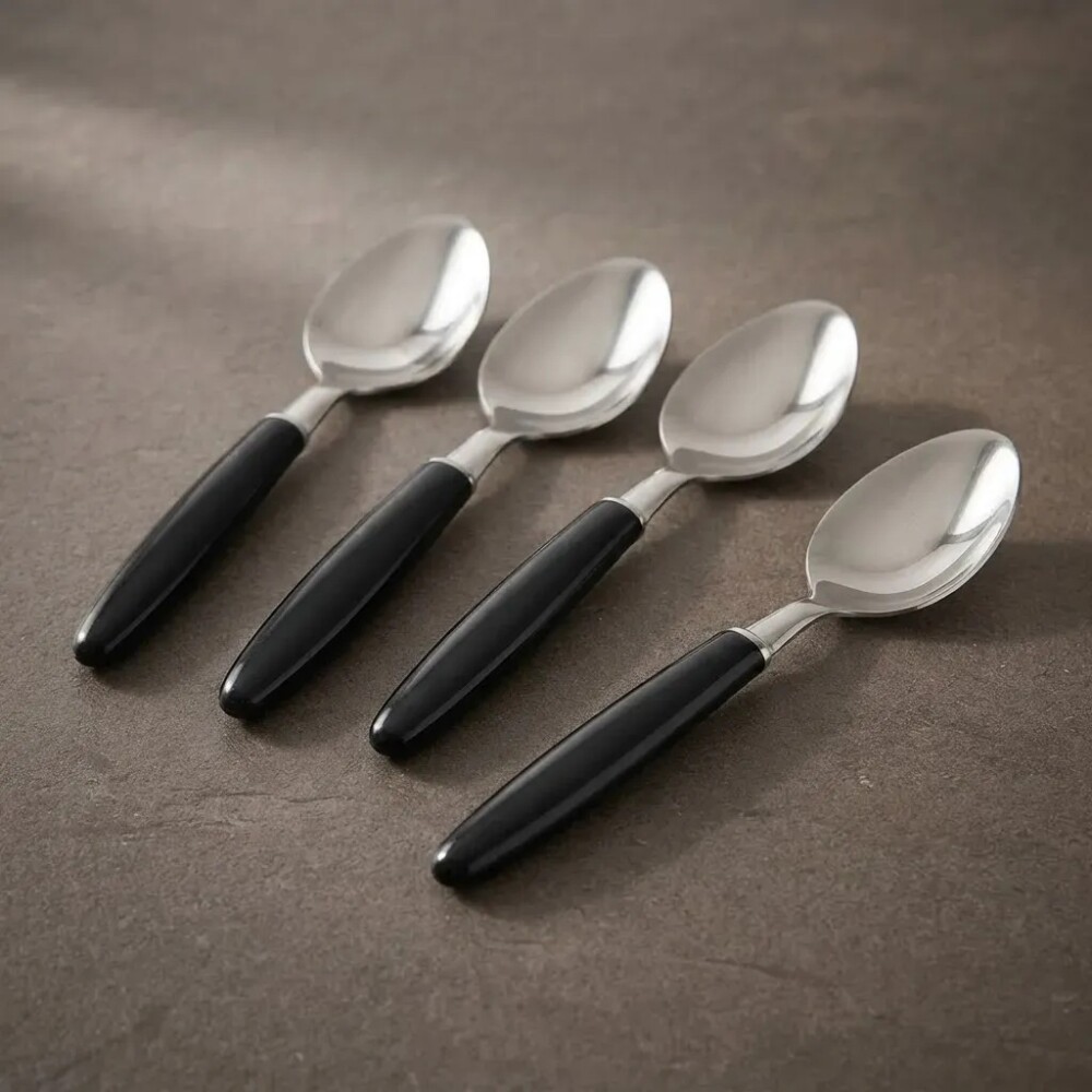 Set 3+1 Cuchara mango plástico negro KUTT Set 3+1 Cuchara mango plástico negro KUTT