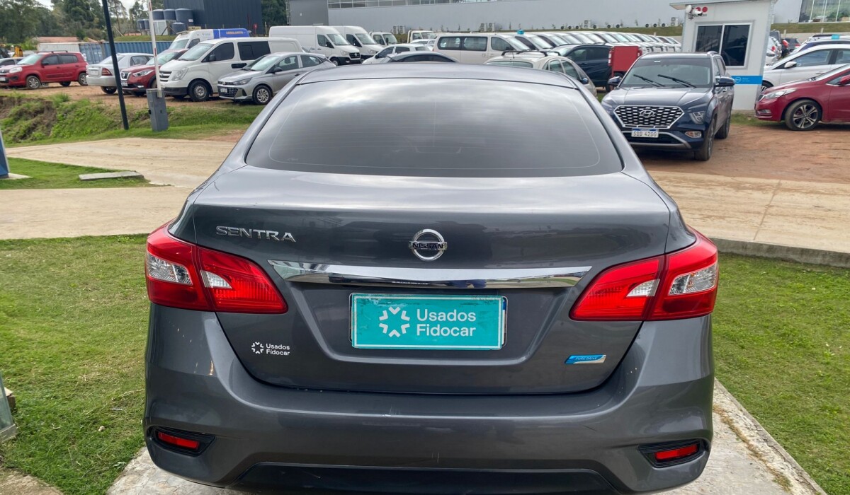 Nissan Sentra Exclusive CVT - 2018 Nissan Sentra Exclusive CVT - 2018