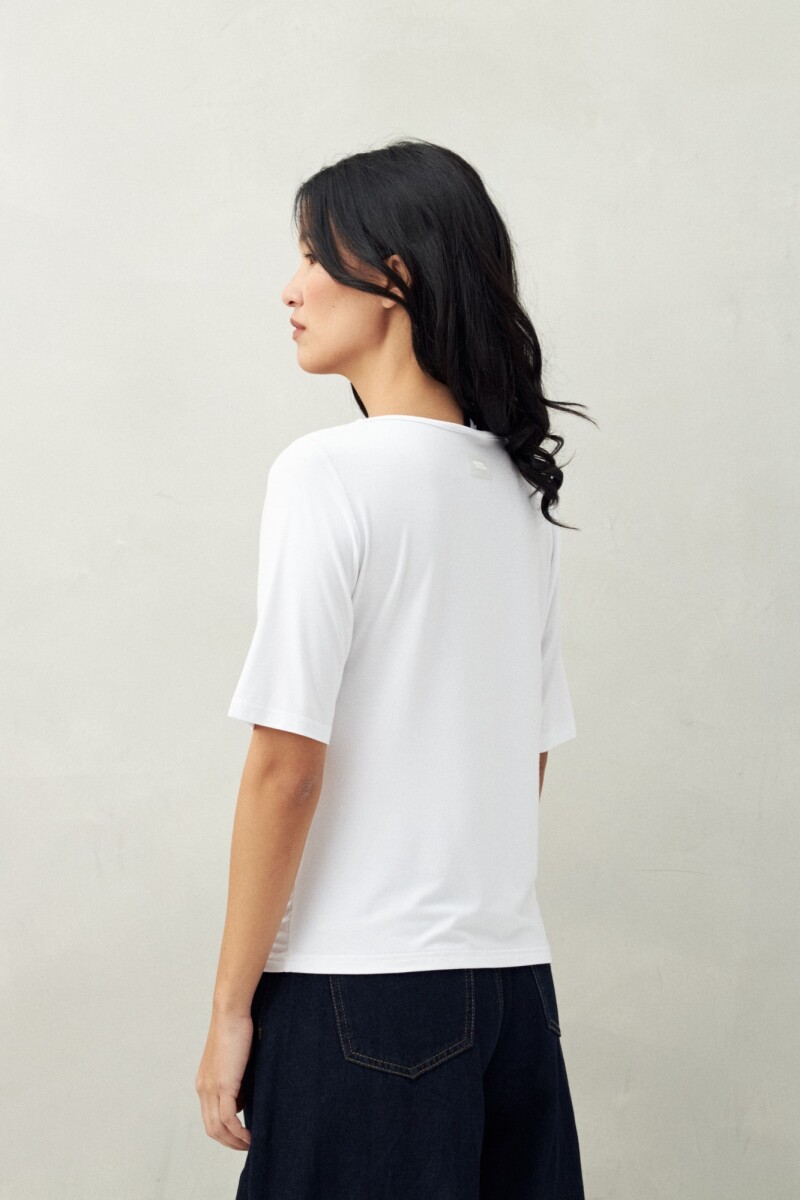 REMERA TRAVIS Crudo