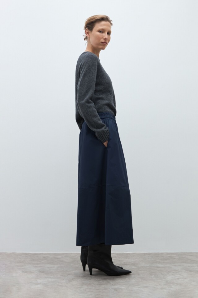 Falda oversized azul marino
