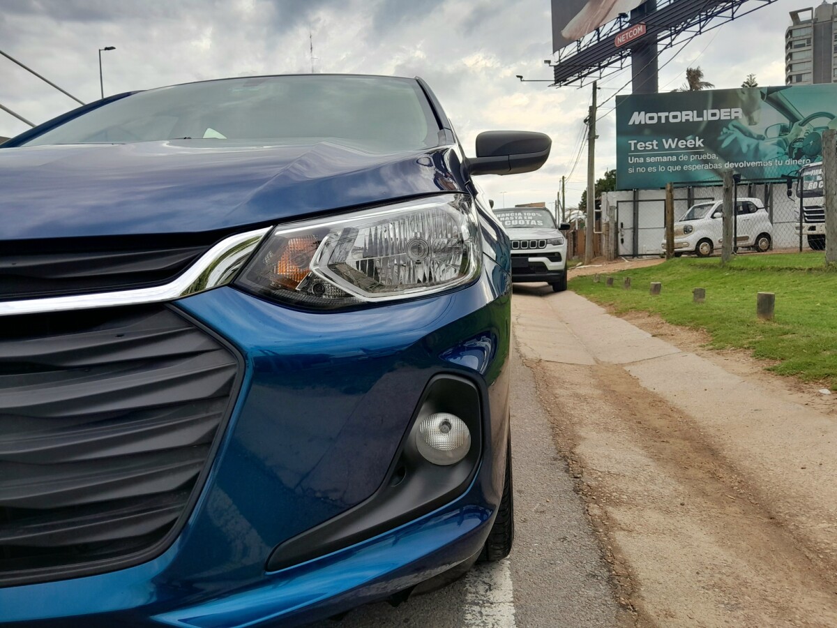 Chevrolet Onix LS 1.0 Extra Full | Permuta / Financia Chevrolet Onix LS 1.0 Extra Full | Permuta / Financia