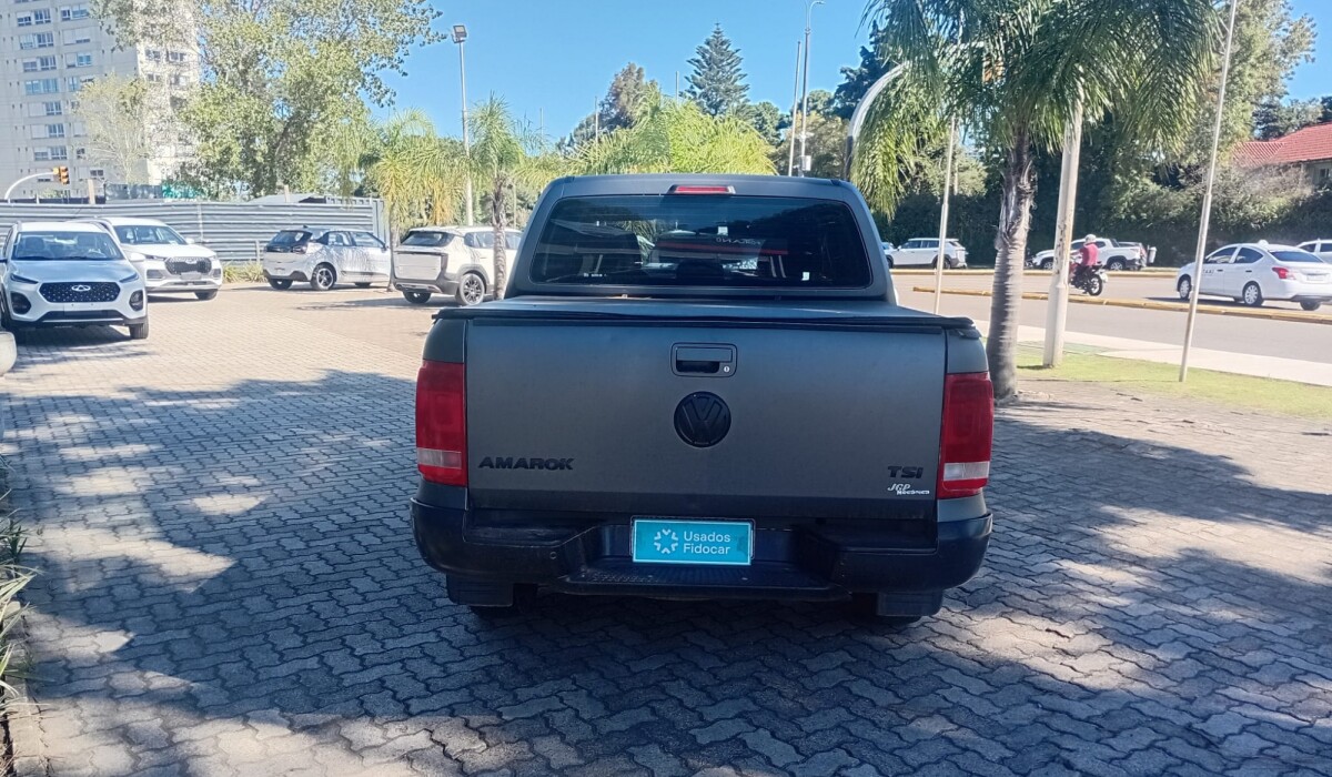 Volkswagen Amarok 2.0 TSI MT - 2015 Volkswagen Amarok 2.0 TSI MT - 2015