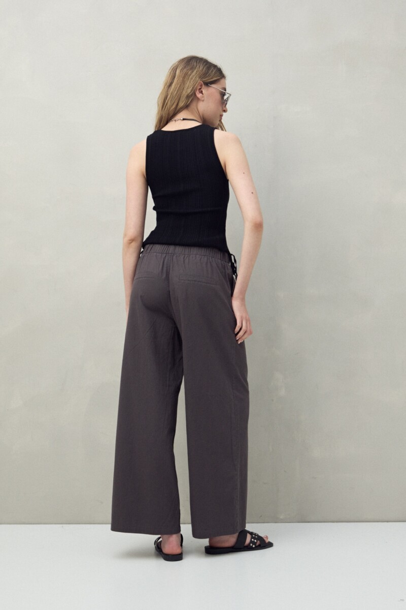 PANTALÓN AKARU Gris