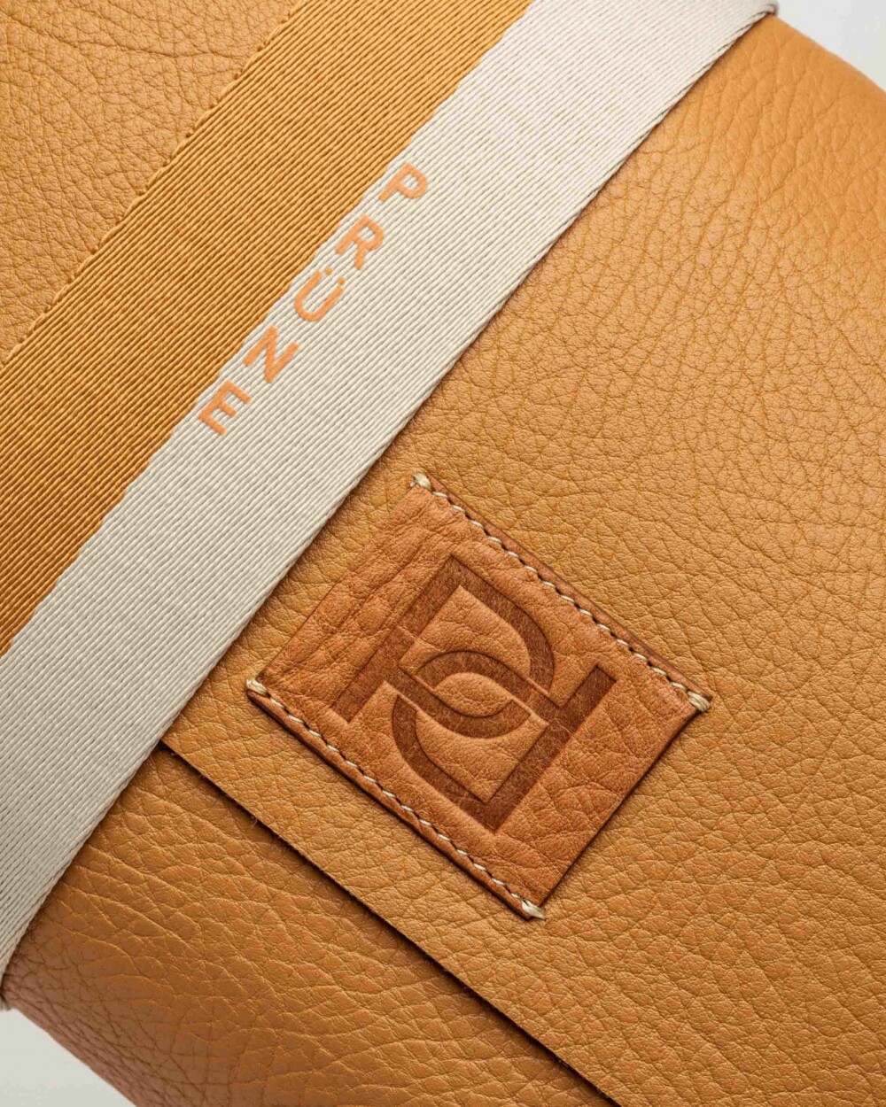 Bandolera Nina en cuero graneado Cuoio