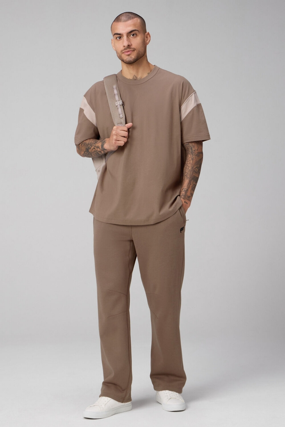 Pantalón The Go-To Straight Leg Pant Hombre Truffle