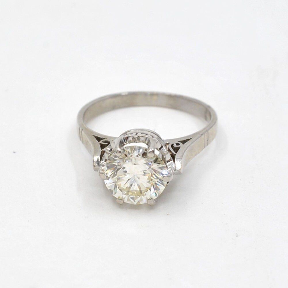 Anillo Antiguo En Platino Con Importante Brillante Central Anillo Antiguo En Platino Con Importante Brillante Central
