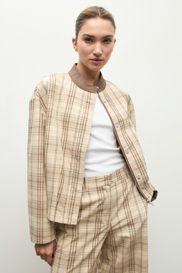 Chaqueta bomber escocesa beige