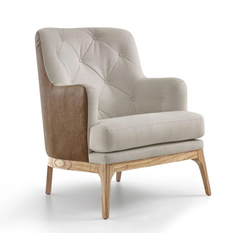 BUTACA ATHOS - PATAS EN MADERA CINAMOMO - TRASERA PU MARRÓN CLARO ASIENTO Y RESPALDO CAPITANEADO TELA BEIGE BUTACA ATHOS - PATAS EN MADERA CINAMOMO - TRASERA PU MARRÓN CLARO ASIENTO Y RESPALDO CAPITANEADO TELA BEIGE