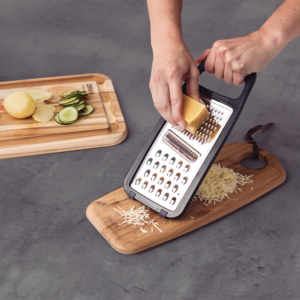 Rallador 3 en 1 color negro, modelo UTILITA -TRAMONTINA TR8101