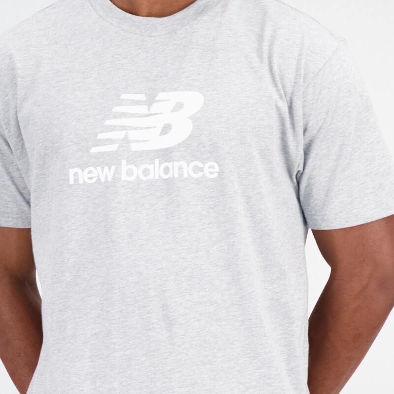 Remera New Balance de hombre - MT31541AG GREY