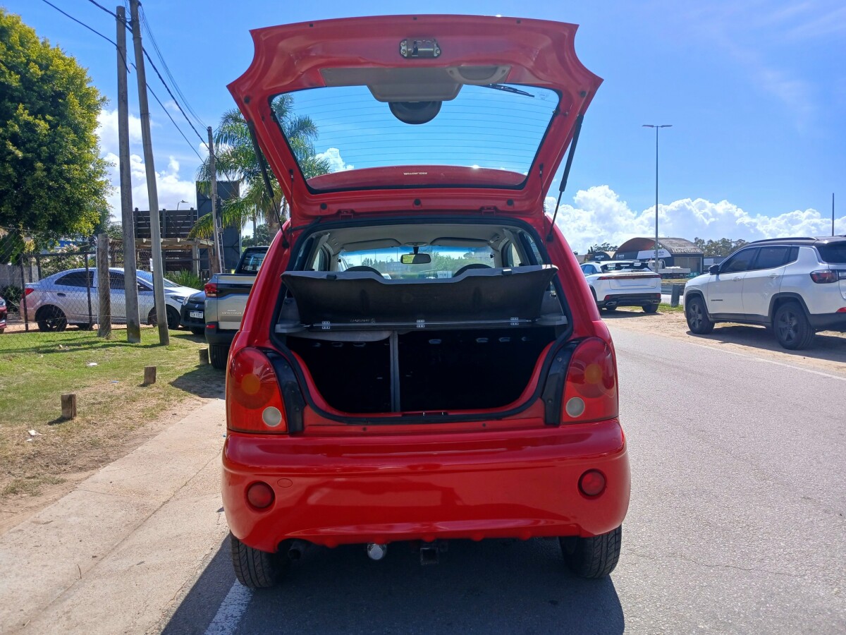 Chery QQ3 1.1 EXCELENTE ESTADO! | Permuta / Financia Chery QQ3 1.1 EXCELENTE ESTADO! | Permuta / Financia