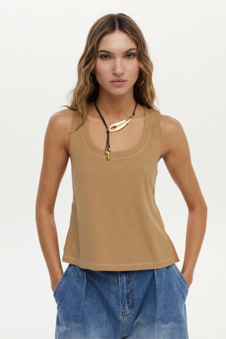 Top Livia Camel