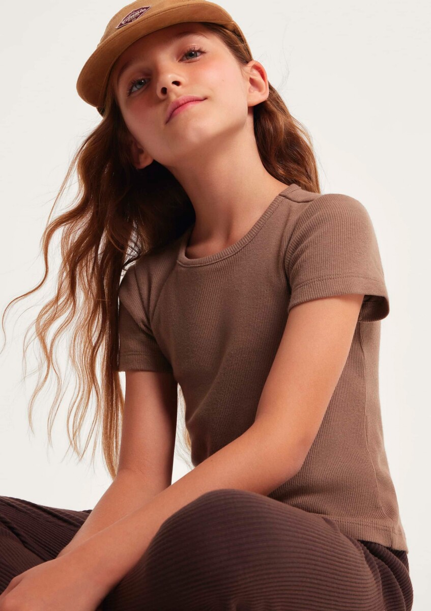 BLUSA CON BORDADO EN TELA ACANALADA - MARRÓN 