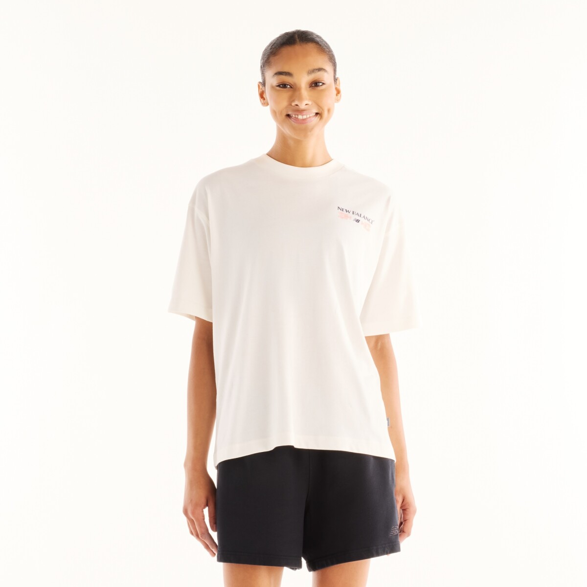 Remera New Balance de Dama -Grab a Bite Boston- WT6272WASST - WHITE 