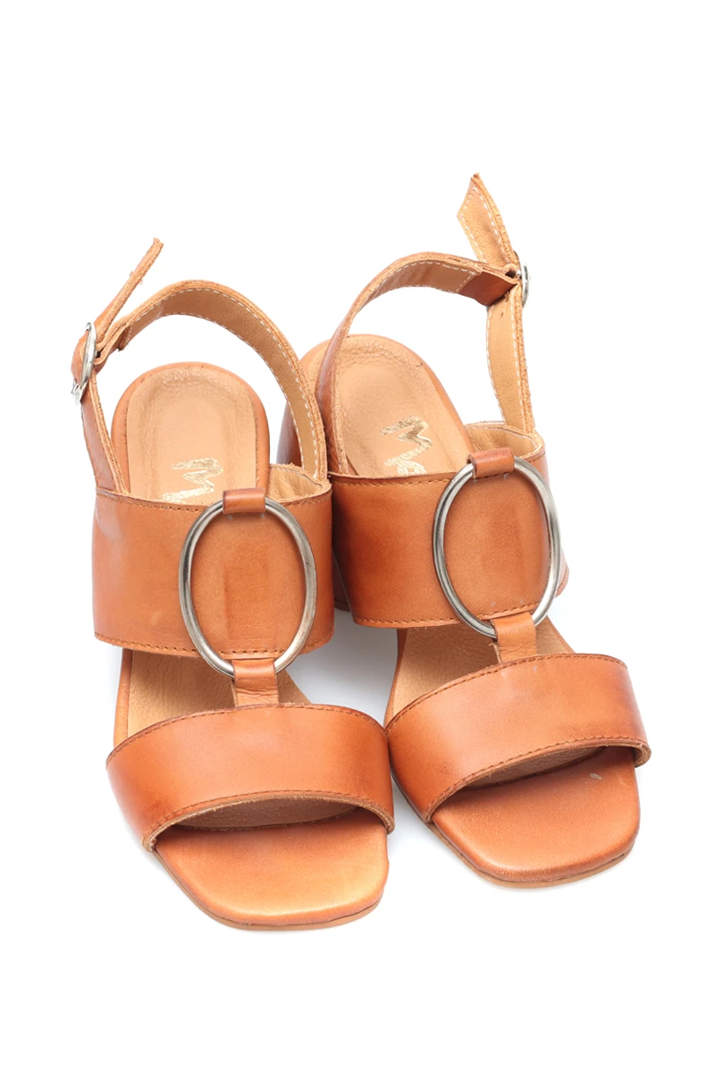 Sandalia Taco Medio Boca Pez Con Detalle En Capellada Cuero Terracota