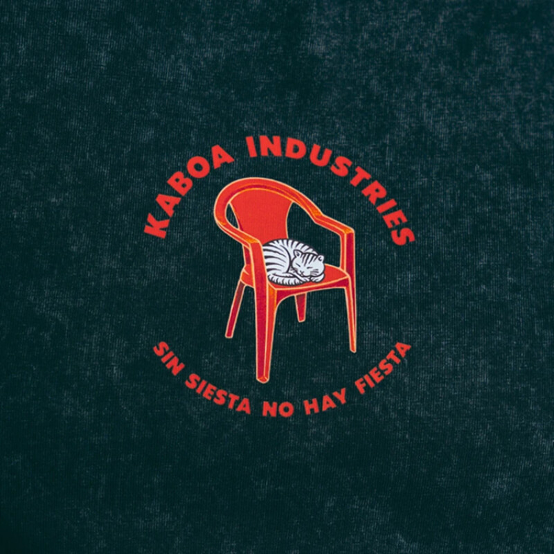 Remera Kaboa No Siesta No Fiesta - Negro Remera Kaboa No Siesta No Fiesta - Negro