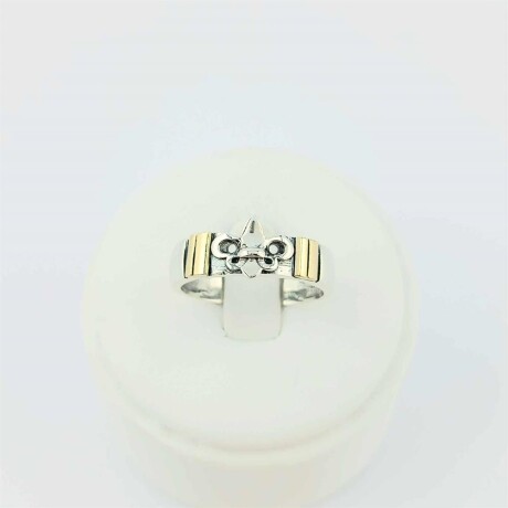 Anillo de Plata 925 con double de Oro 18k. Flor de Lis. Anillo de Plata 925 con double de Oro 18k. Flor de Lis.