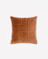 Almohadón Prila 100% algodón terciopelo terracota con bordado geométrico 45 x 45 cm