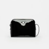 Bandolera Dyna En Efecto Cuero Charol Negro