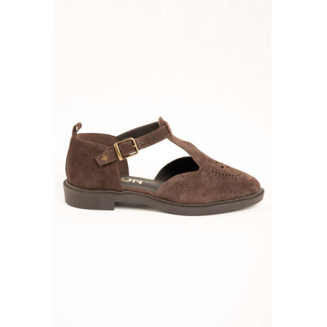 Sandalia Cerrada Con Tira Ajustable Chocolate