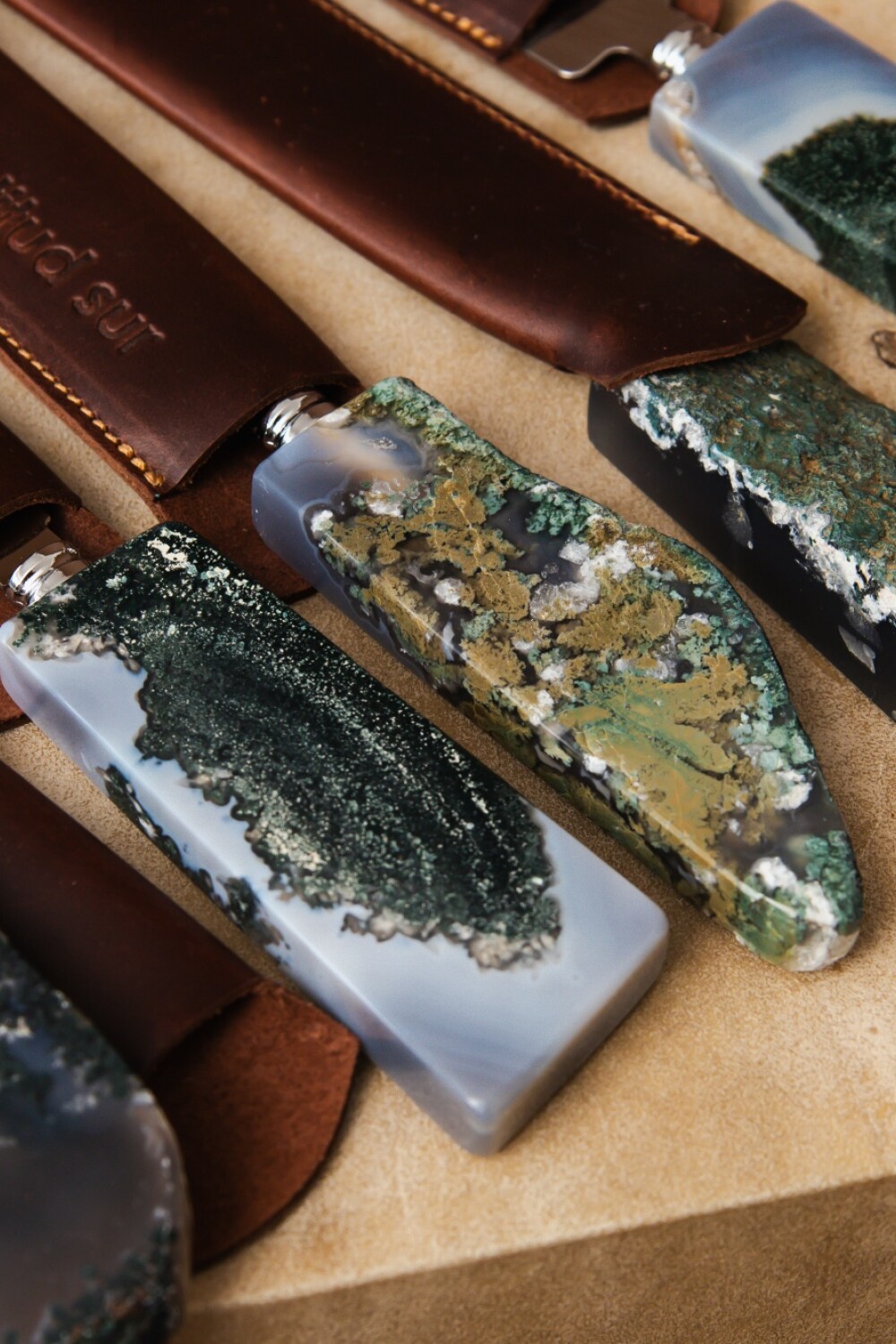 Rustic Stone Bread Knife Verde