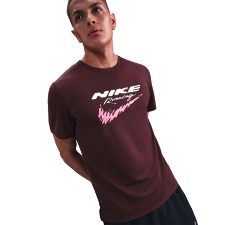 Remera Nike Dri Fit Uv Rn Enrgy Miler Manga Corta de Hombre Rojo