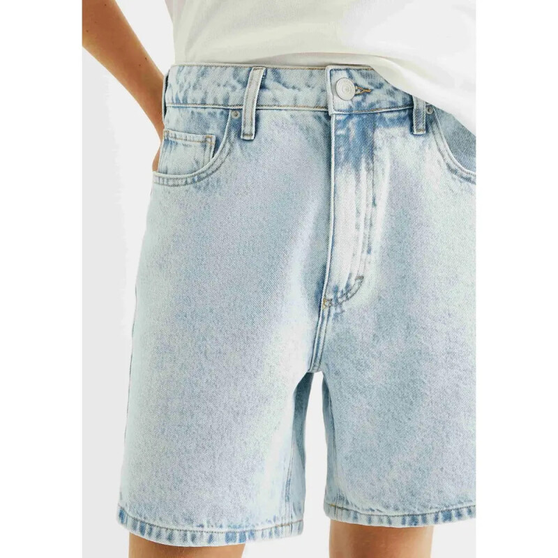 BERMUDA FEM AZUL CLARO