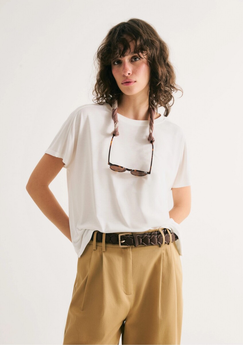 BLUSA DE VISCOSA DE CORTE REGULAR - BLANCO 