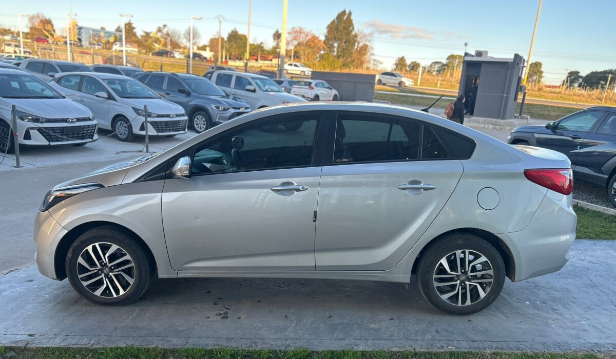 Hyundai HB20S Comfort Plus 1.6 2017 Hyundai HB20S Comfort Plus 1.6 2017