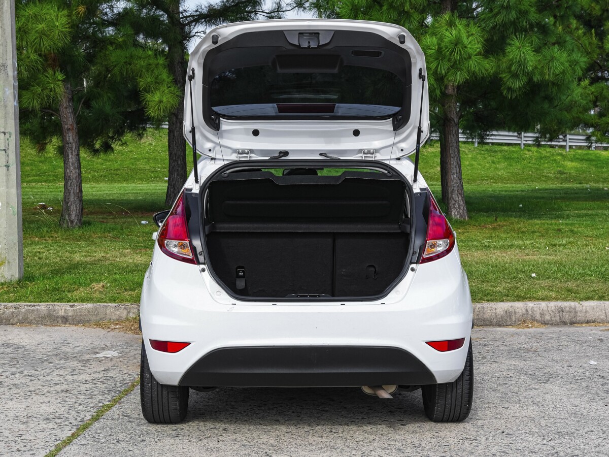 Ford Fiesta SE 1.6 Extra Full | Permuta / Financia Ford Fiesta SE 1.6 Extra Full | Permuta / Financia