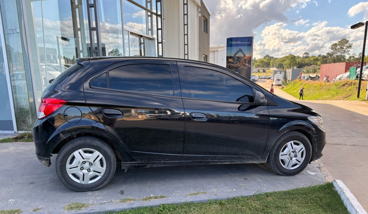 Chevrolet Onix LT 1,0 - 2017 Chevrolet Onix LT 1,0 - 2017