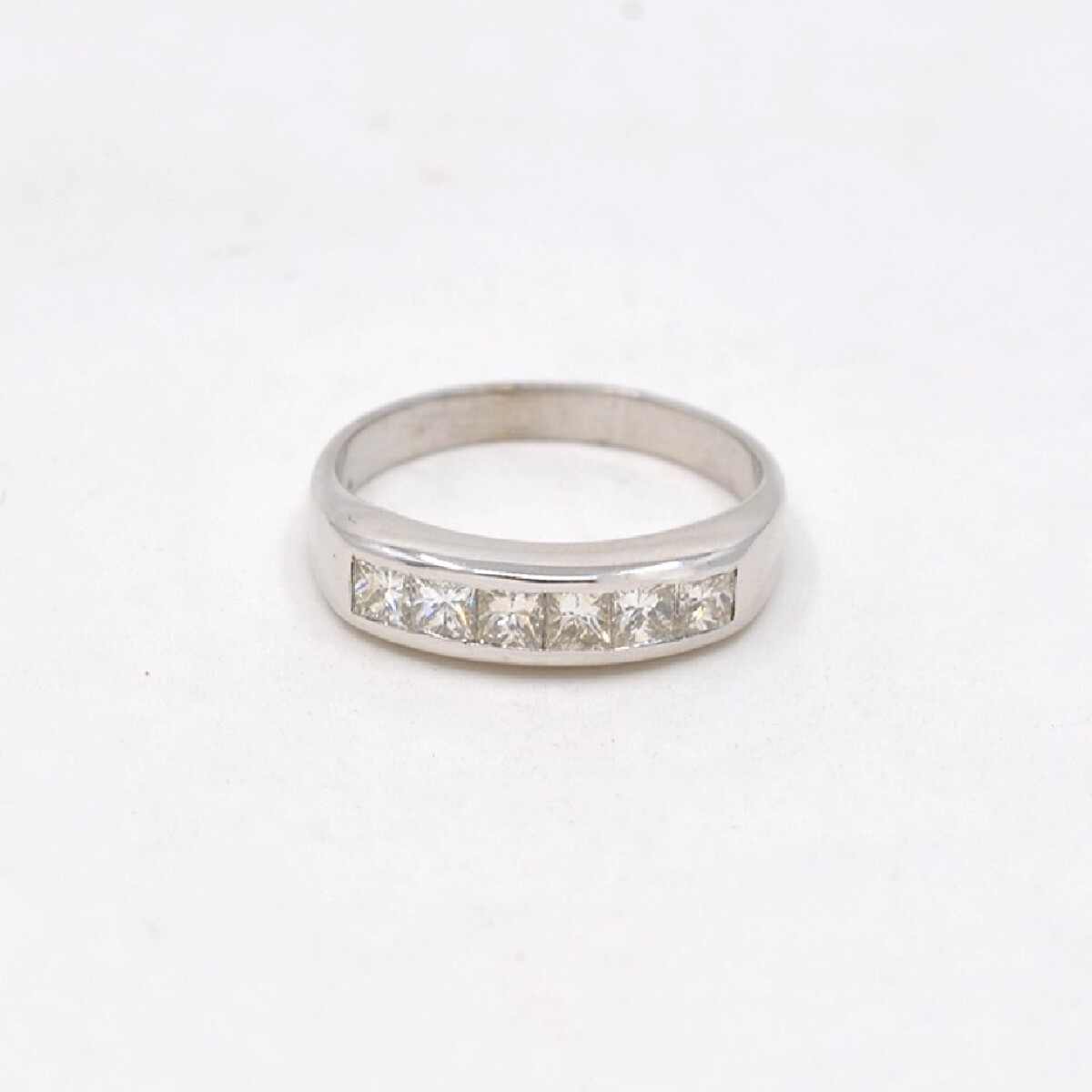 Anillo En Oro 18K Con Brillantes Corte Princesa 