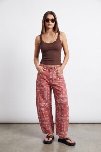 Jean Barrel Baggy Rojo
