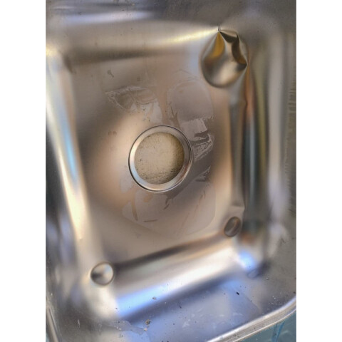 [OUTLET] Pileta Central de Acero Inoxidable y base en Hormigón 100 x 53 x 14 cm - ABOLLADA [OUTLET] Pileta Central de Acero Inoxidable y base en Hormigón 100 x 53 x 14 cm - ABOLLADA