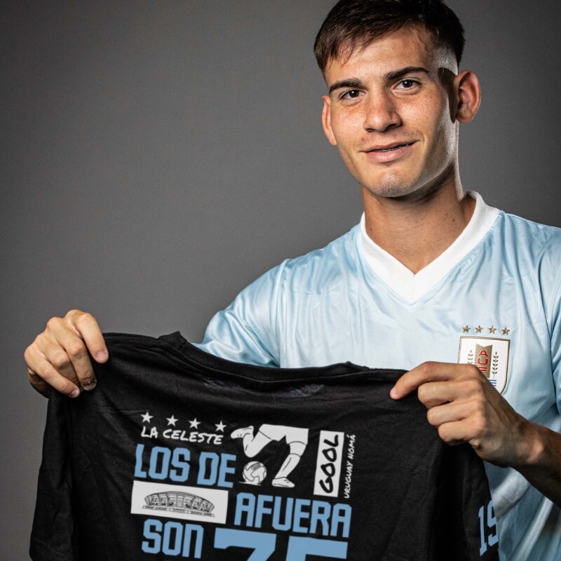 Remera Negra - Los de afuera son de palo Remera Negra - Los de afuera son de palo