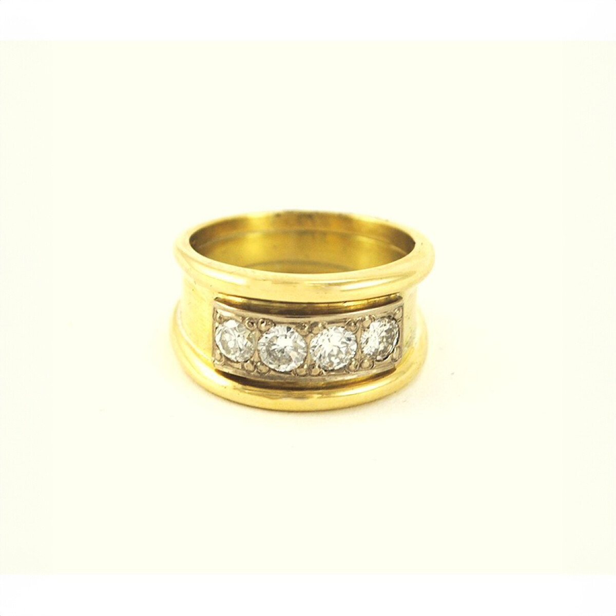 Anillo Oro 18K Con 4 Brillantes 
