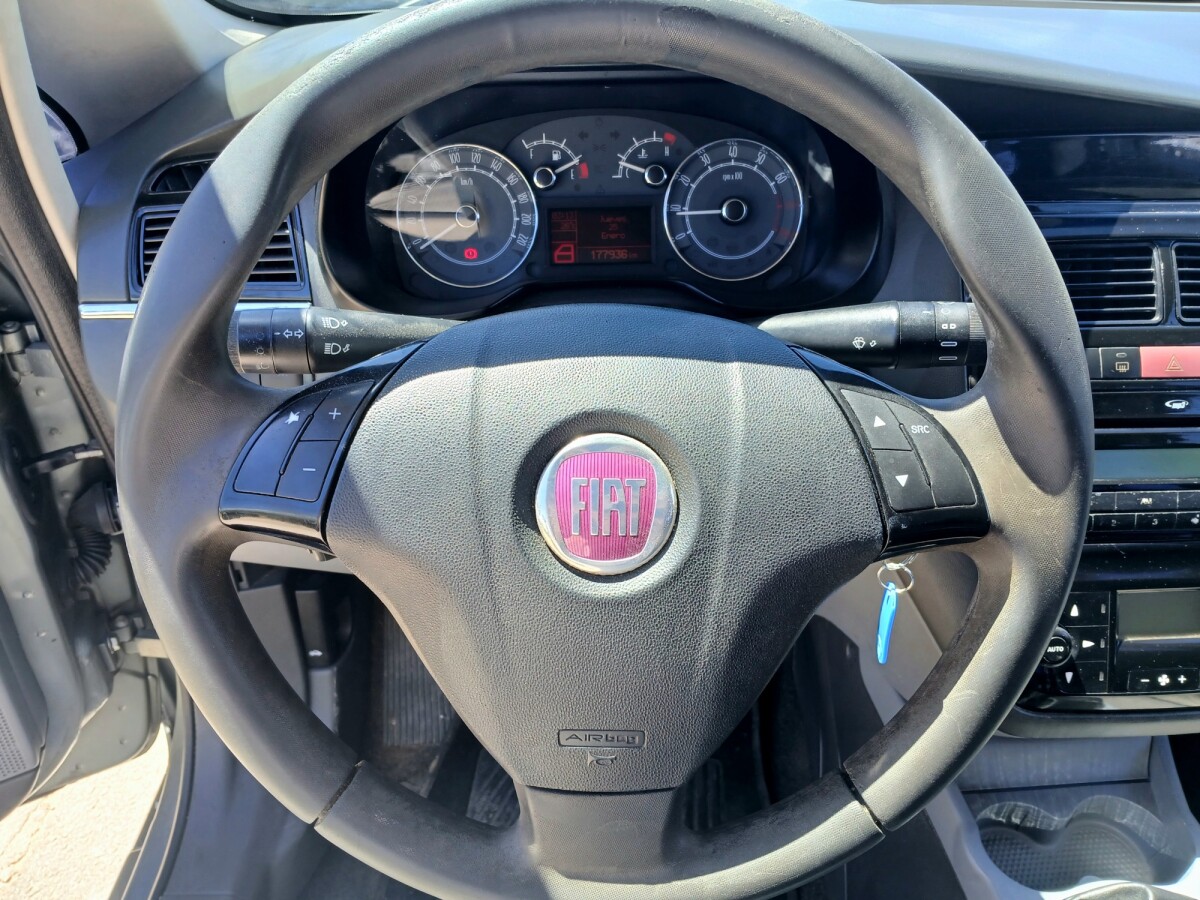 Fiat Línea Extra Full EXCELENTE ESTADO! | Permuta / Financia Fiat Línea Extra Full EXCELENTE ESTADO! | Permuta / Financia