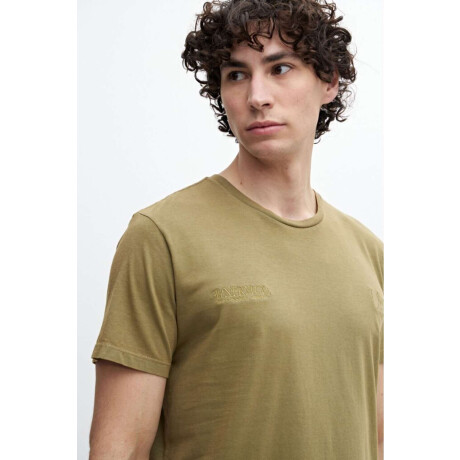 Remera Abdul Pistacho