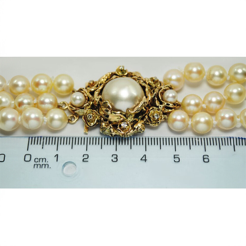 Collar tres hilos, perlas de cultivo 7.50 A 8 Mm, con broche de oro rosado 14K, 48 Cm Collar tres hilos, perlas de cultivo 7.50 A 8 Mm, con broche de oro rosado 14K, 48 Cm