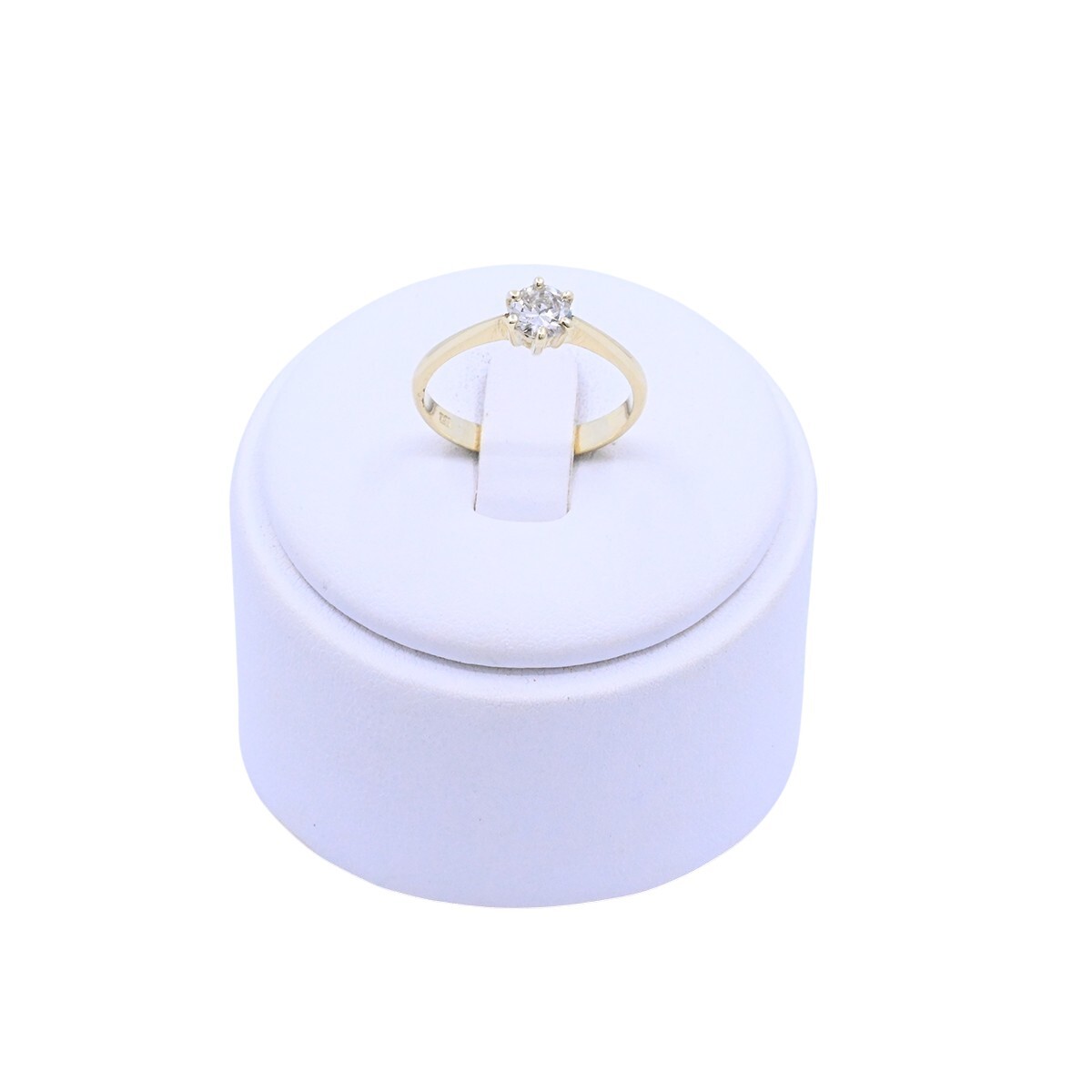 Anillo solitario oro 18k con brillante engarce 6 puntas. 