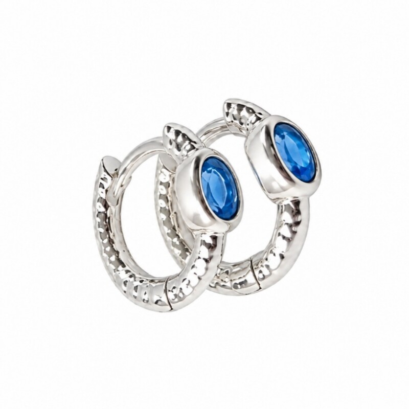 Aros pequeños con Zirconia en color azul Aros pequeños con Zirconia en color azul