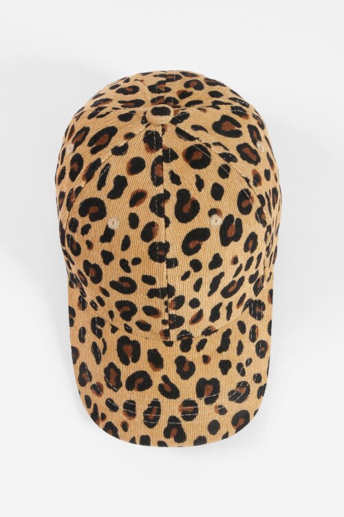 Gorra con estampado animal beige