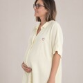 Imagen de Camisa Maternal Pupa – Viscosa suave con bolsillos prácticos Crema