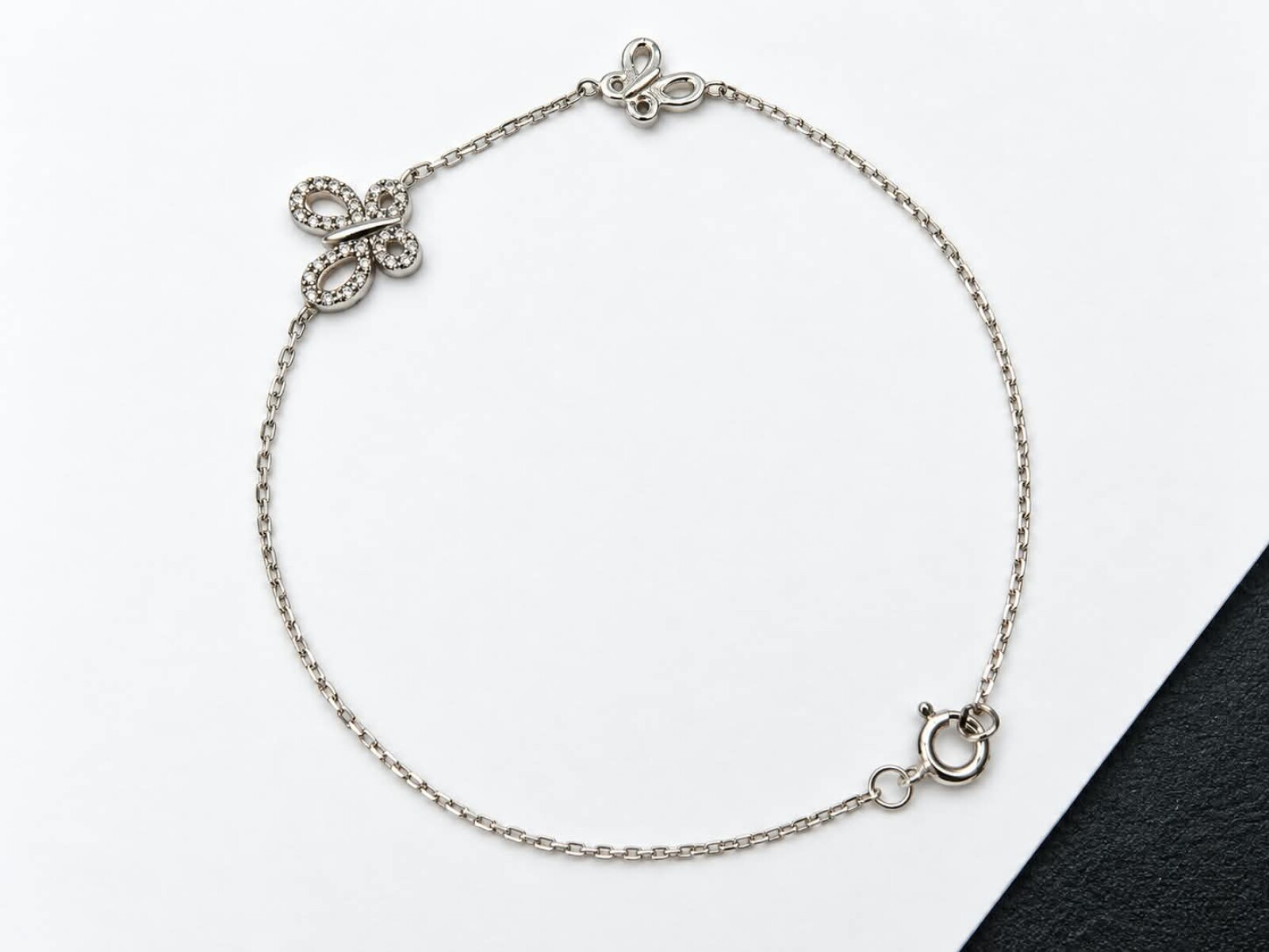 Pulsera con mariposas 