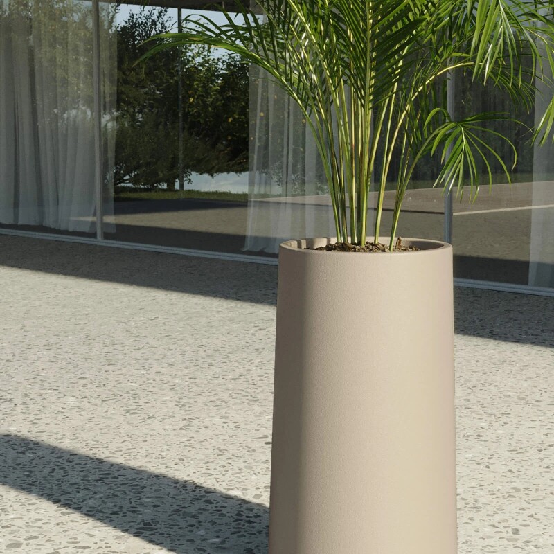 Macetero Gota 70 Beige Alto 55cm x 35cm Ancho Boca x Diam Base 40cm, 70 lts Macetero Gota 70 Beige Alto 55cm x 35cm Ancho Boca x Diam Base 40cm, 70 lts
