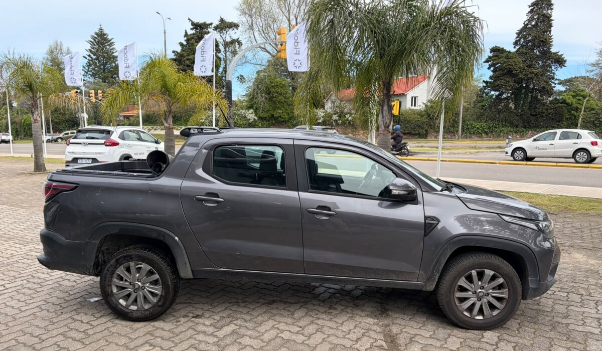 Fiat Strada Freedom DC 1.4 - 2021 Fiat Strada Freedom DC 1.4 - 2021