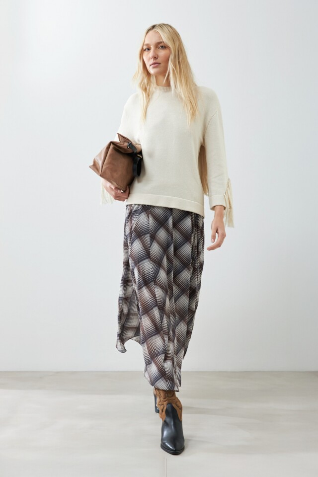 Sweater con flecos beige claro