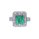 Anillo Oro 18 k blanco con esmeralda central y brillantes. Anillo Oro 18 k blanco con esmeralda central y brillantes.